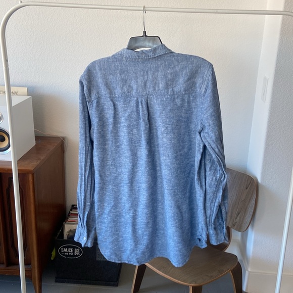 GAP - Women’s Linen button down - Medium - Picture 3 of 3